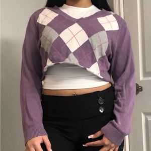 VAN HEUSEN purple y2k style v-neck pullover cropped sweater (size M)